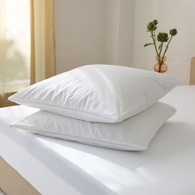 Hanse® Zippered Pillow Protectors